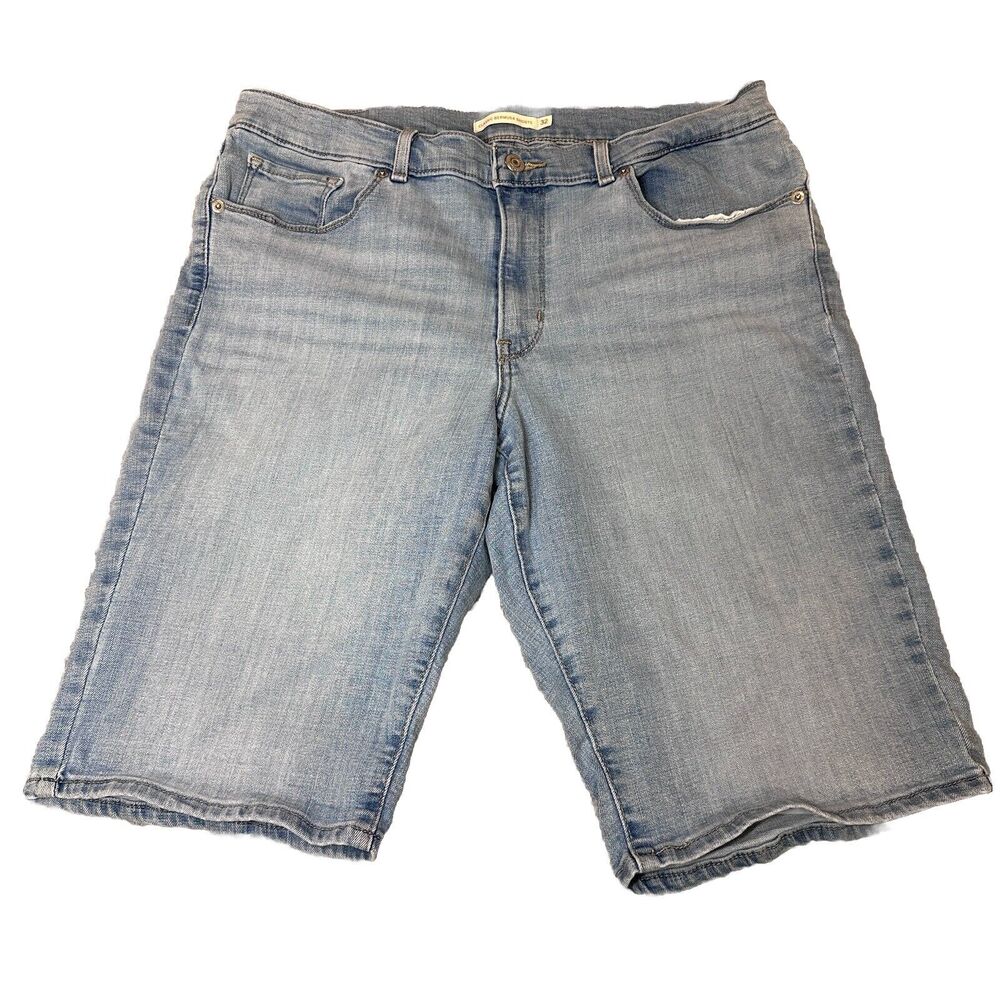 Levi's Classic Bermuda Jean Shorts Womens 32 Mid Rise Light Wash Denim